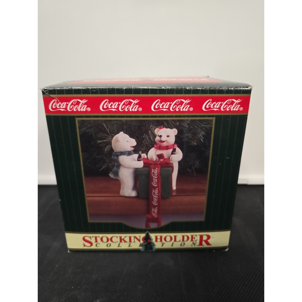 1998 Coca-Cola Stocking Holder Collection Polar Bear Couple Drinking Coke w/Gift